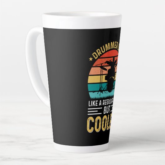 Drummer Dad カフェラテマグ (左アングル)