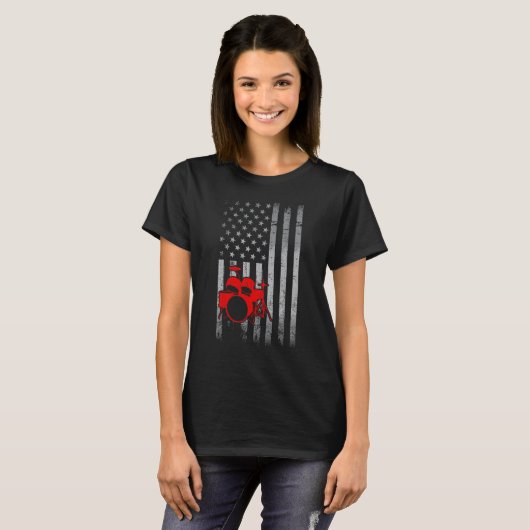 Drummer Drum  Retro American Flag 4th of July Musi Tシャツ (正面フル)