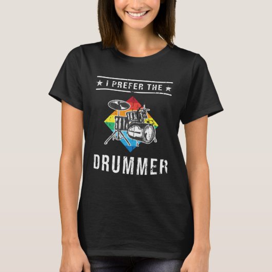Drummers rocks on Drum and Drumsticks for Drummer  Tシャツ (正面)