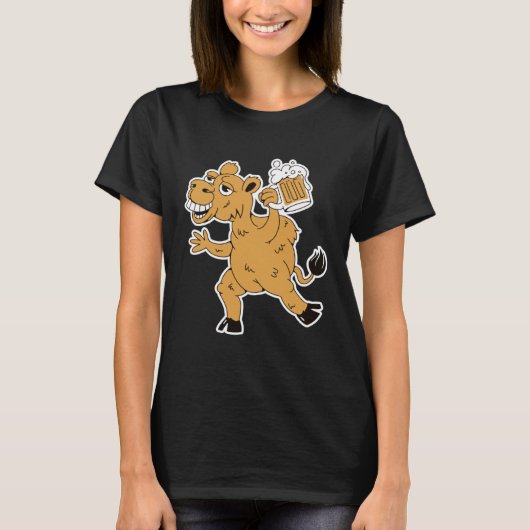 Drunk brown camel with beer for party holidays tシャツ (正面)