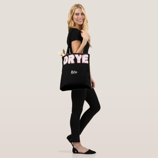drye text bold thypo トートバッグ (モデル)