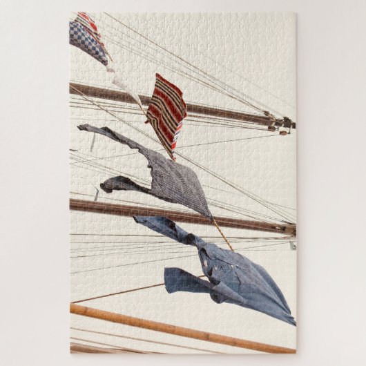 Drying clothes, village ジグソーパズル (縦)