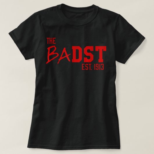 DST The BaDST Est 1913 Soror Delta  Tシャツ (デザイン正面)