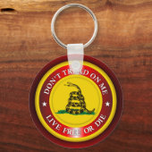 DTAM – ライブフリーまたはダイ2 （赤） キーホルダー (正面)