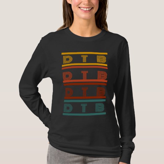 DTB Urban Gen Zスラングミーム Tシャツ (正面)