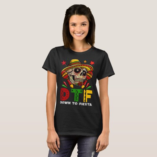 DTF Down To Fiesta Mexican Calaca Sombrero Cinco D Tシャツ (正面フル)