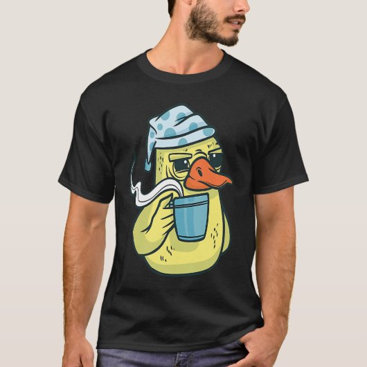 Duck Animal Bird with Coffee Drinking Funny Coffee Tシャツ (正面)