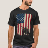 Duck Hunting Distressed Patriotic American Flag  H Tシャツ (正面)
