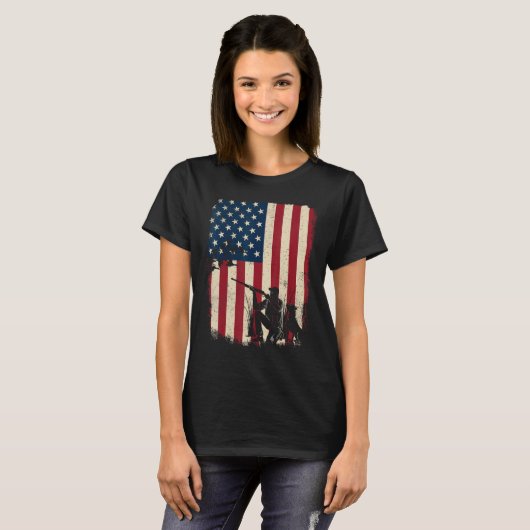 Duck Hunting Distressed Patriotic American Flag  H Tシャツ (正面フル)