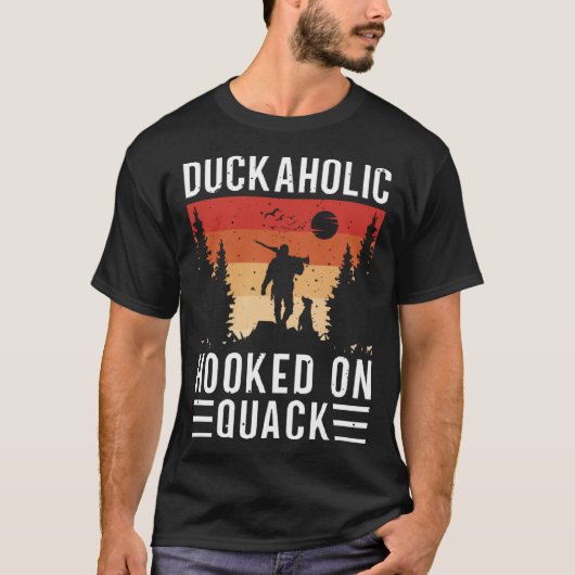 Duck Hunting Waterfowl Hunting Duckaholic Quack 4 Tシャツ (正面)