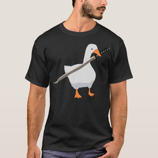 Duck with sword Duck wielding a Katana knife Goose Tシャツ (正面)