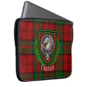 Dunbar Scottish Clan Tartan and Crest ラップトップスリーブ (正面右)