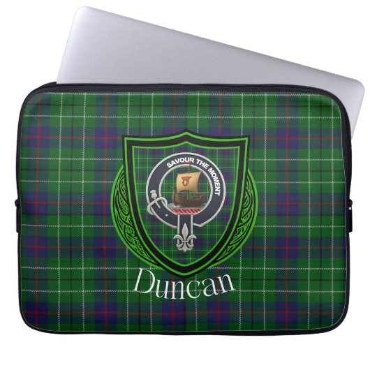 Duncan Scottish Clan Tartan and Crest  ラップトップスリーブ (正面)