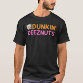 Dunkin Deez-Nuts Pocket Aces Shirt Essential T-Shi Tシャツ (正面)