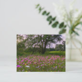 Dusk in the Countryの紫色のワイルドフラワー シーズンポストカード (スタンド正面)