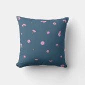 Dusky Blue Japanese Pink Cosmos Floral Pattern クッション (正面)