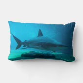 Dusky Shark (Carcharhinus Obscurus)、Ushaka ランバークッション (裏面)