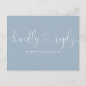 Dusty BlueハートスクリプトソングリクエストRSVP インビテーションポストカード (正面)