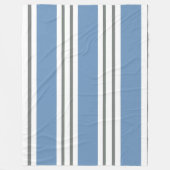 Dusty Blue and White Coastal Stripes フリースブランケット (正面)