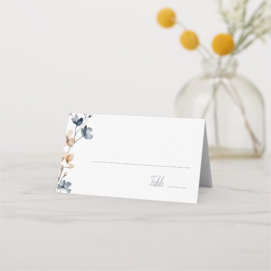 Dusty Blue Beige Botanical Modern Elegant Wedding プレイスカード (正面)