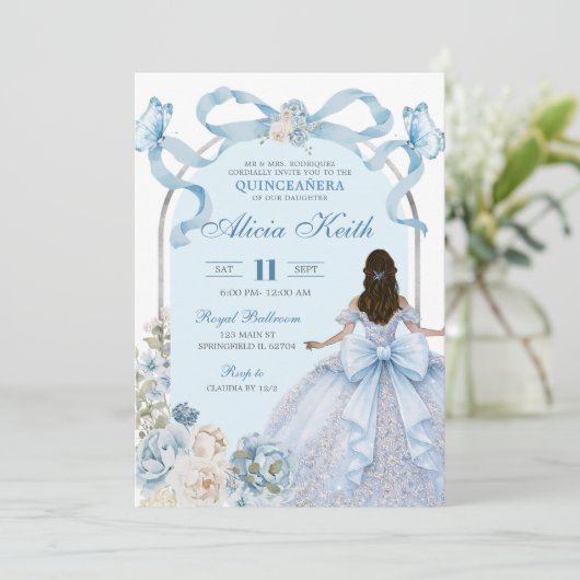 Dusty Blue Bow Coquette Butterfly Silver Quinceane 招待状 (スタンド正面)