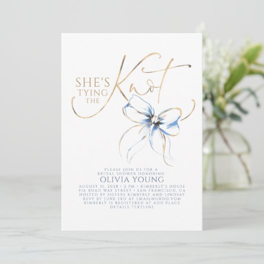 Dusty Blue Bow She's Tying The Knot Bridal Shower 招待状 (スタンド正面)