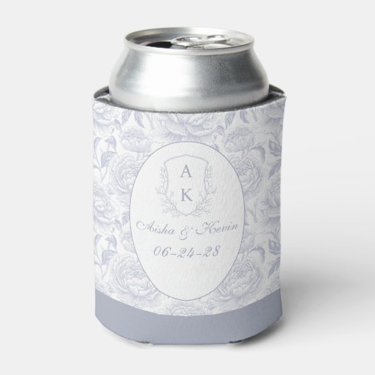 Dusty Blue Chinoiserie Peonies Monogram Wedding 缶クーラー (缶正面)
