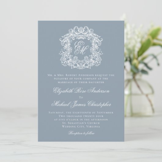 Dusty Blue Elegant Monogram Crest Wedding 招待状 (スタンド正面)