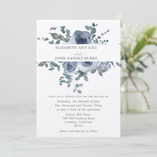 Dusty Blue Floral and Grey Wedding Invitation 招待状 (スタンド正面)