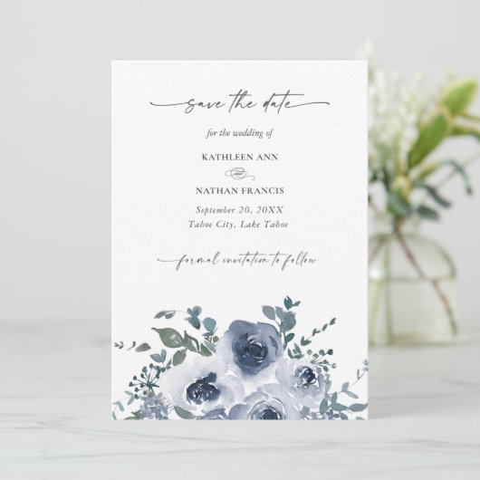 Dusty Blue Floral Wedding Save the Date 招待状 (スタンド正面)