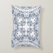 Dusty Blue Geometric Mandala Pattern アクセントクッション (裏面(縦))