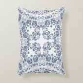 Dusty Blue Geometric Mandala Pattern アクセントクッション (正面(垂直))