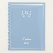 Dusty blue Monogram Personalized Quiet Luxury プランナー手帳 (正面)