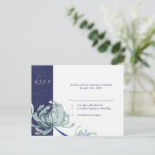 Dusty Blue、Navy & White Wedding RSVP インビテーションポストカード (スタンド正面)