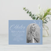 Dusty Blue Photoお祝い・オブ・ライフ・葬儀 招待状 (スタンド正面)