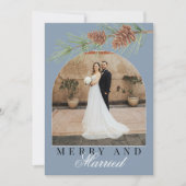 Dusty Blue Pine Merry & Married Photo Christmas シーズンカード (正面)