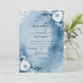 Dusty Blue Wash Floral Frame Wedding 招待状 (スタンド正面)