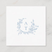 Dusty Blue Wildflower Crest Wedding QR Code RSVP  エンクロージャーカード (裏面)