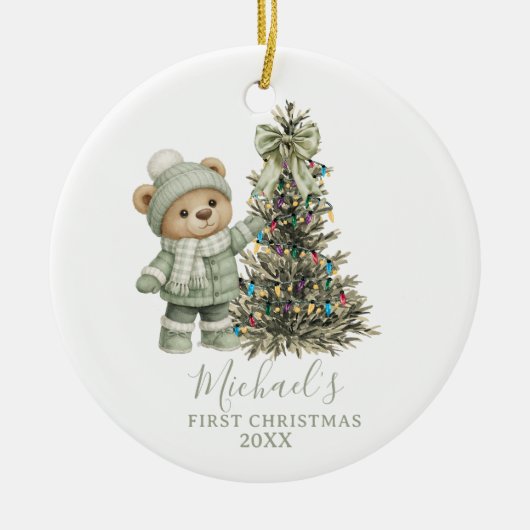Dusty Green Sage Baby Bear First Christmas セラミックオーナメント (正面)