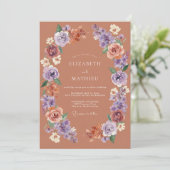 Dusty Mauve Floral Flourish Wedding 招待状 (スタンド正面)