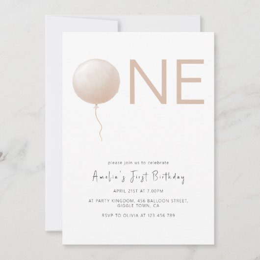 Dusty Peach Balloon Minimalist First Birthday 招待状 (正面)