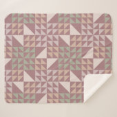 Dusty Rose Geometric Quilt Pattern シェルパブランケット (正面(横))