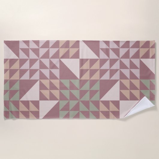 Dusty Rose Geometric Quilt Pattern ビーチタオル (正面)