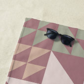Dusty Rose Geometric Quilt Pattern ビーチタオル (インサイチュ)