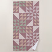 Dusty Rose Geometric Quilt Pattern ビーチタオル (正面)