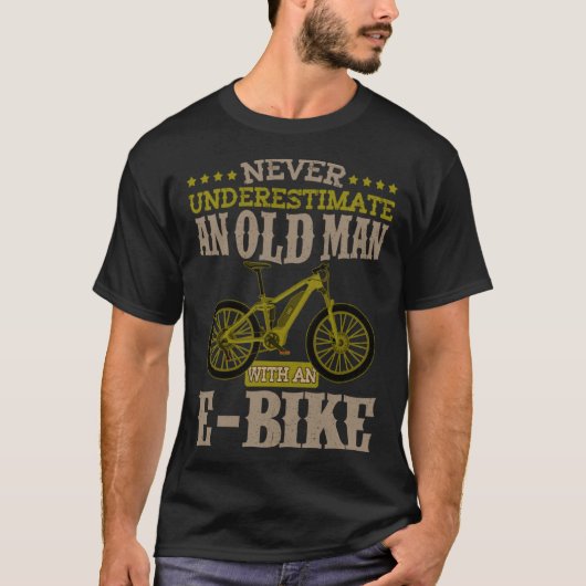 Eバイクを持つ電気自転車の老人 Tシャツ (正面)