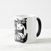 E Alphabet black butterfly モーフィングマグカップ (正面右)