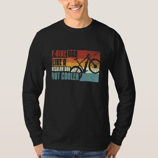 E-Bike E-MtbレトロクールE-Bikeパパ Tシャツ (正面)