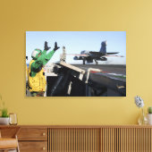 EA-6B Prowlerがフライトデッキから起動 キャンバスプリント (インサイチュ (リビング))