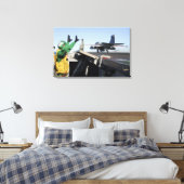 EA-6B Prowlerがフライトデッキから起動 キャンバスプリント (インサイチュ (寝室))